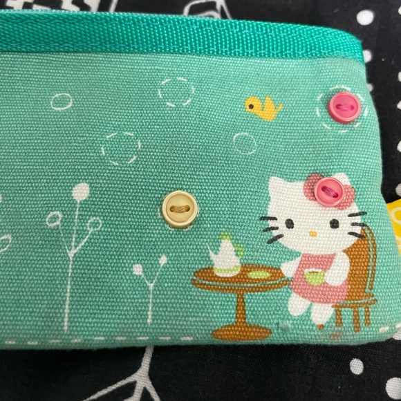 • 2004 HK Pencil Pouch • - Picture 6 of 10